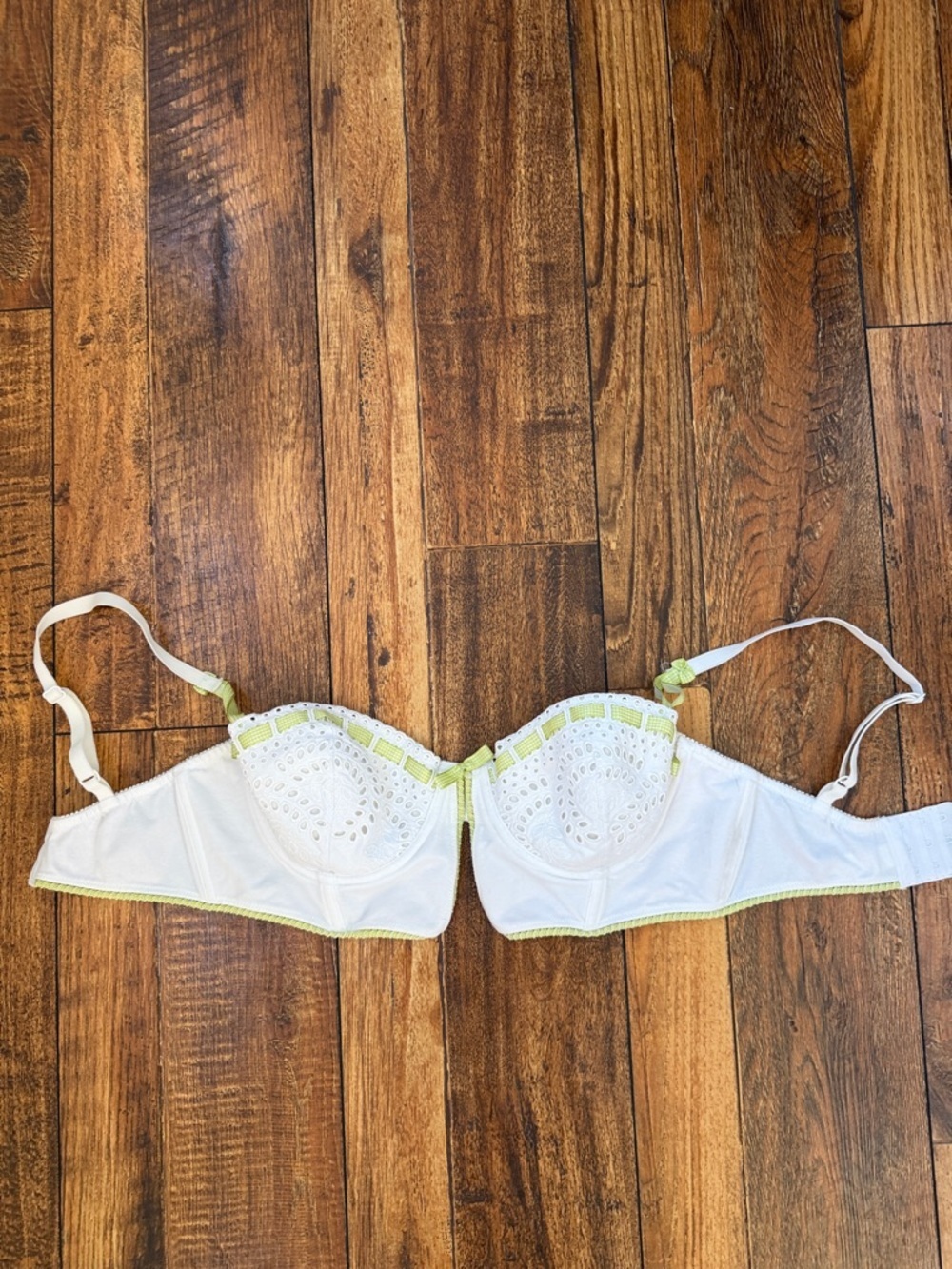 Felina lingerie white eyelet bra 36C - Picture 10 of 12